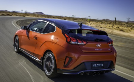 2019 Hyundai Veloster Turbo Rear Three-Quarter Wallpapers 450x275 (6)