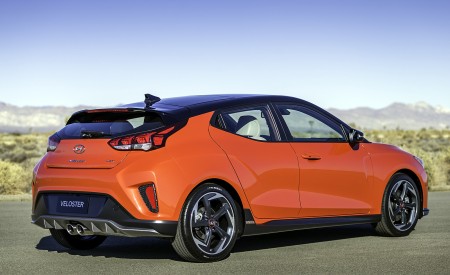 2019 Hyundai Veloster Turbo Rear Three-Quarter Wallpapers 450x275 (15)
