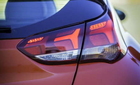2019 Hyundai Veloster Turbo Tail Light Wallpapers 450x275 (16)