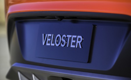 2019 Hyundai Veloster Turbo Tailpipe Wallpapers 450x275 (18)