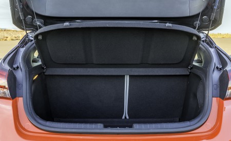 2019 Hyundai Veloster Turbo Trunk Wallpapers 450x275 (59)