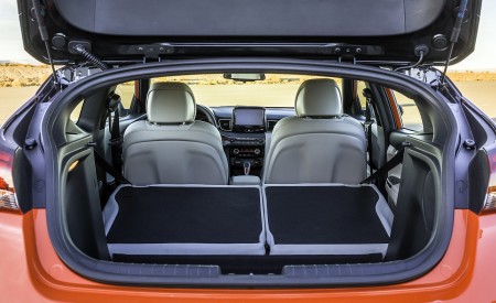 2019 Hyundai Veloster Turbo Trunk Wallpapers 450x275 (61)
