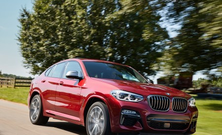 2019 BMW X4 M40d Front Three-Quarter Wallpapers 450x275 (31)