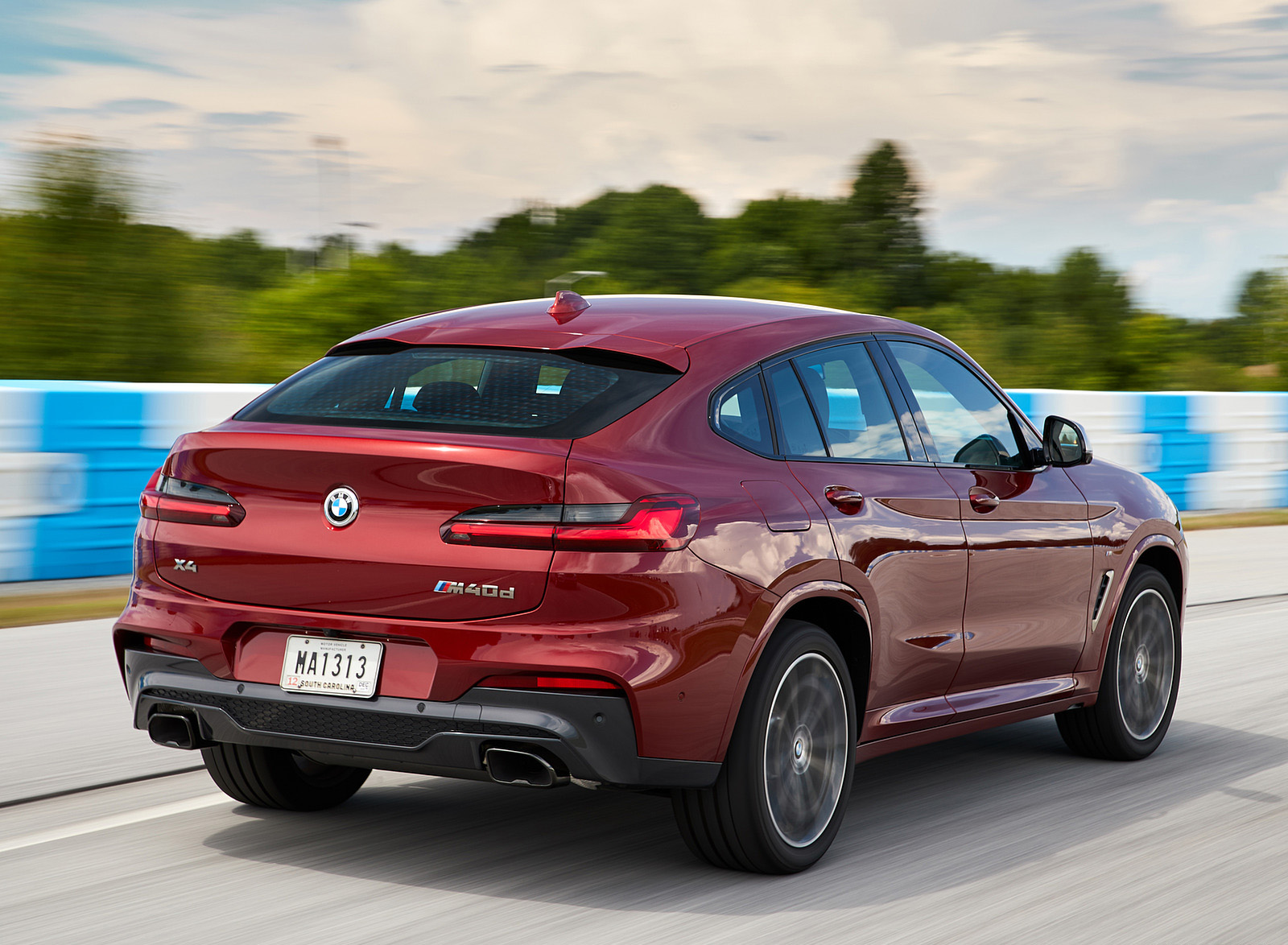 2019 BMW X4 M40d Rear Three-Quarter Wallpapers (12)