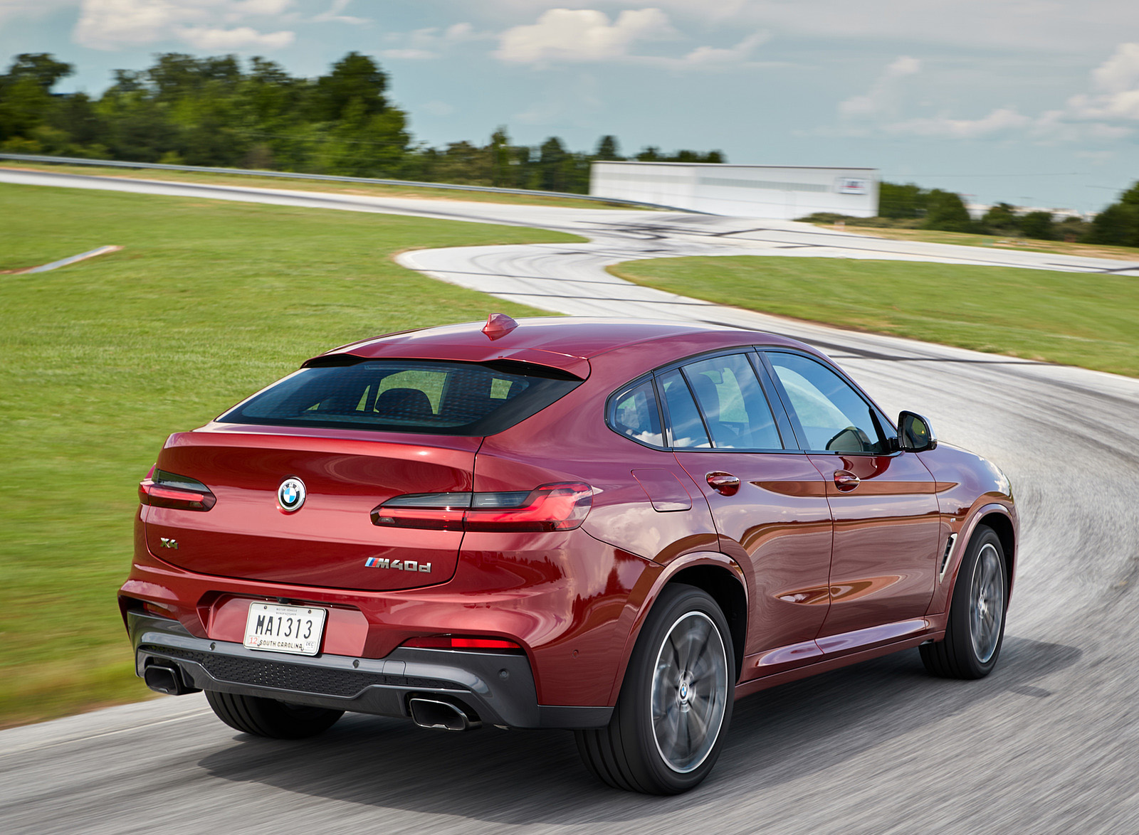 2019 BMW X4 M40d Rear Three-Quarter Wallpapers  (13)