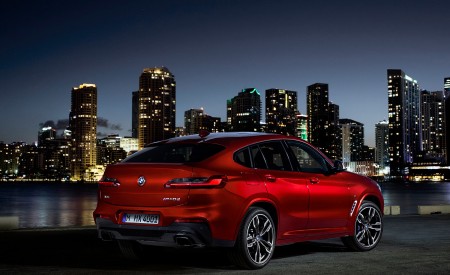 2019 BMW X4 M40d Rear Three-Quarter Wallpapers 450x275 (173)