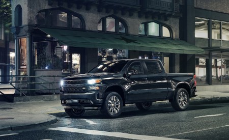 2019 Chevrolet Silverado Front Three-Quarter Wallpapers 450x275 (18)