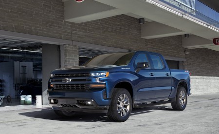 2019 Chevrolet Silverado Front Three-Quarter Wallpapers 450x275 (16)