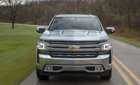 2019 Chevrolet Silverado LTZ Front Wallpapers 450x275 (10)