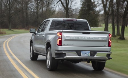 2019 Chevrolet Silverado LTZ Rear Three-Quarter Wallpapers 450x275 (11)