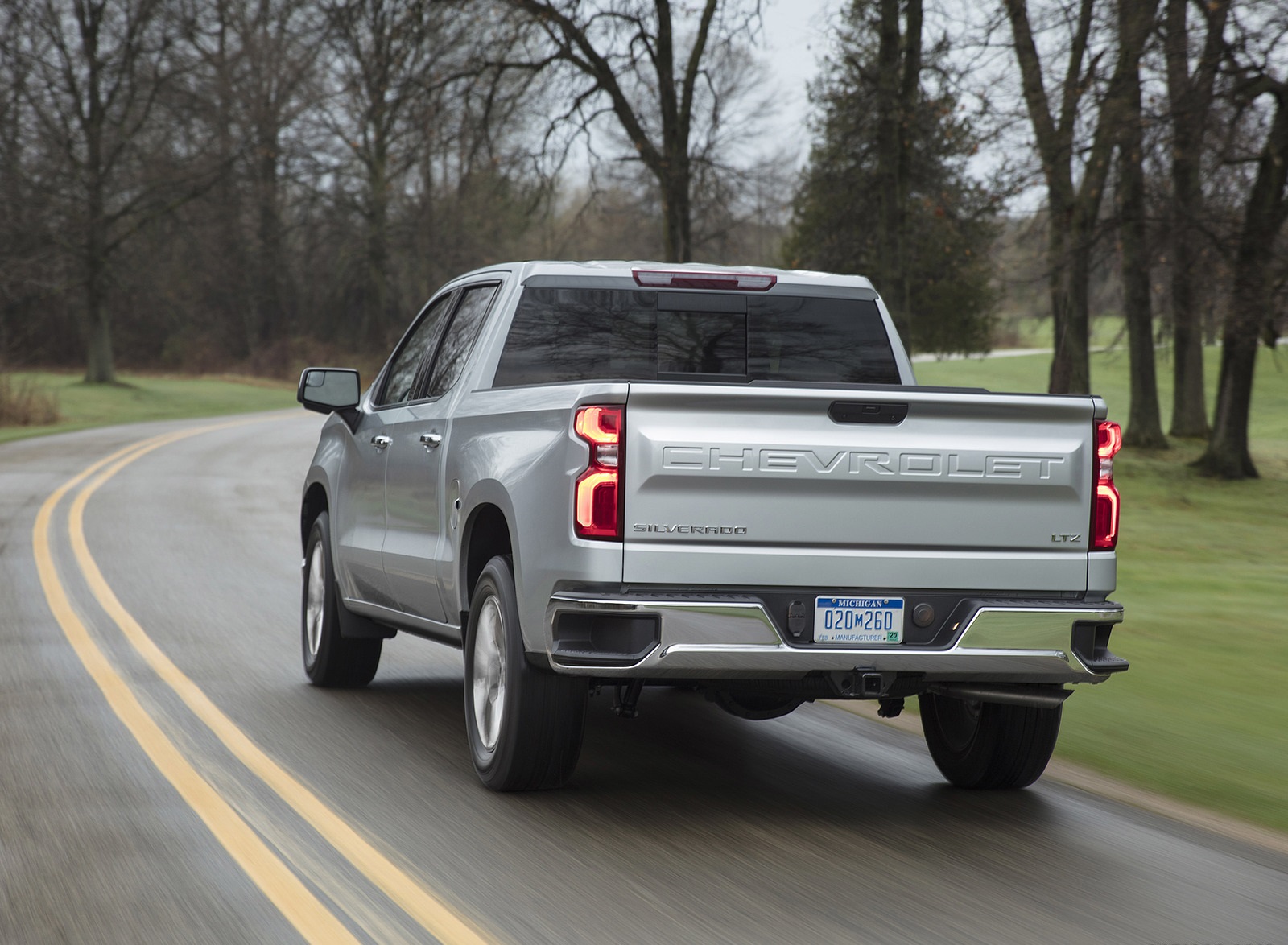 2019 Chevrolet Silverado LTZ Rear Three-Quarter Wallpapers (12)