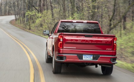 2019 Chevrolet Silverado RST Rear Wallpapers 450x275 (7)