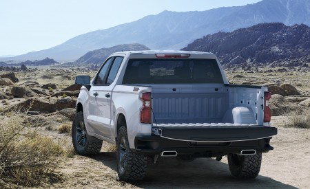 2019 Chevrolet Silverado Rear Wallpapers 450x275 (20)