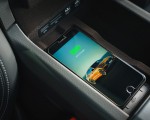 2019 Audi A6 Avant 50 TDI Quattro (UK-Spec) Interior Smartphone Wireless Charging Wallpapers 150x120 (48)