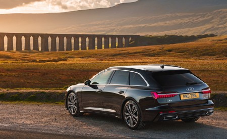 2019 Audi A6 Avant 50 TDI Quattro (UK-Spec) Rear Three-Quarter Wallpapers 450x275 (24)
