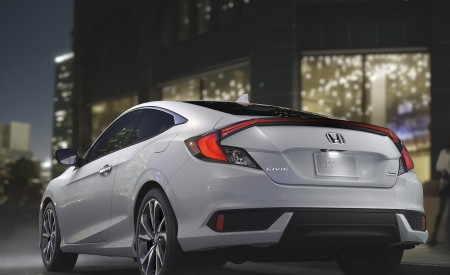 2019 Honda Civic Coupe Rear Three-Quarter Wallpapers 450x275 (4)