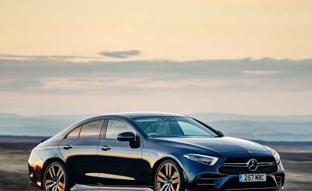 2019 Mercedes-AMG CLS 53 (UK-Spec) Front Three-Quarter Wallpapers 450x275 (55)
