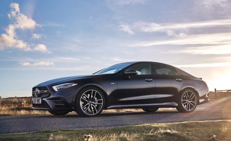 2019 Mercedes-AMG CLS 53 (UK-Spec) Front Three-Quarter Wallpapers 450x275 (49)