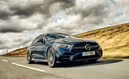 2019 Mercedes-AMG CLS 53 (UK-Spec) Front Three-Quarter Wallpapers 450x275 (7)