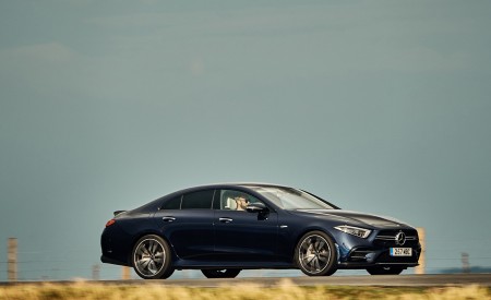 2019 Mercedes-AMG CLS 53 (UK-Spec) Front Three-Quarter Wallpapers 450x275 (19)