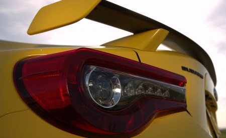 2017 Subaru BRZ Series.Yellow Tail Light or Spoiler Wallpapers 450x275 (5)