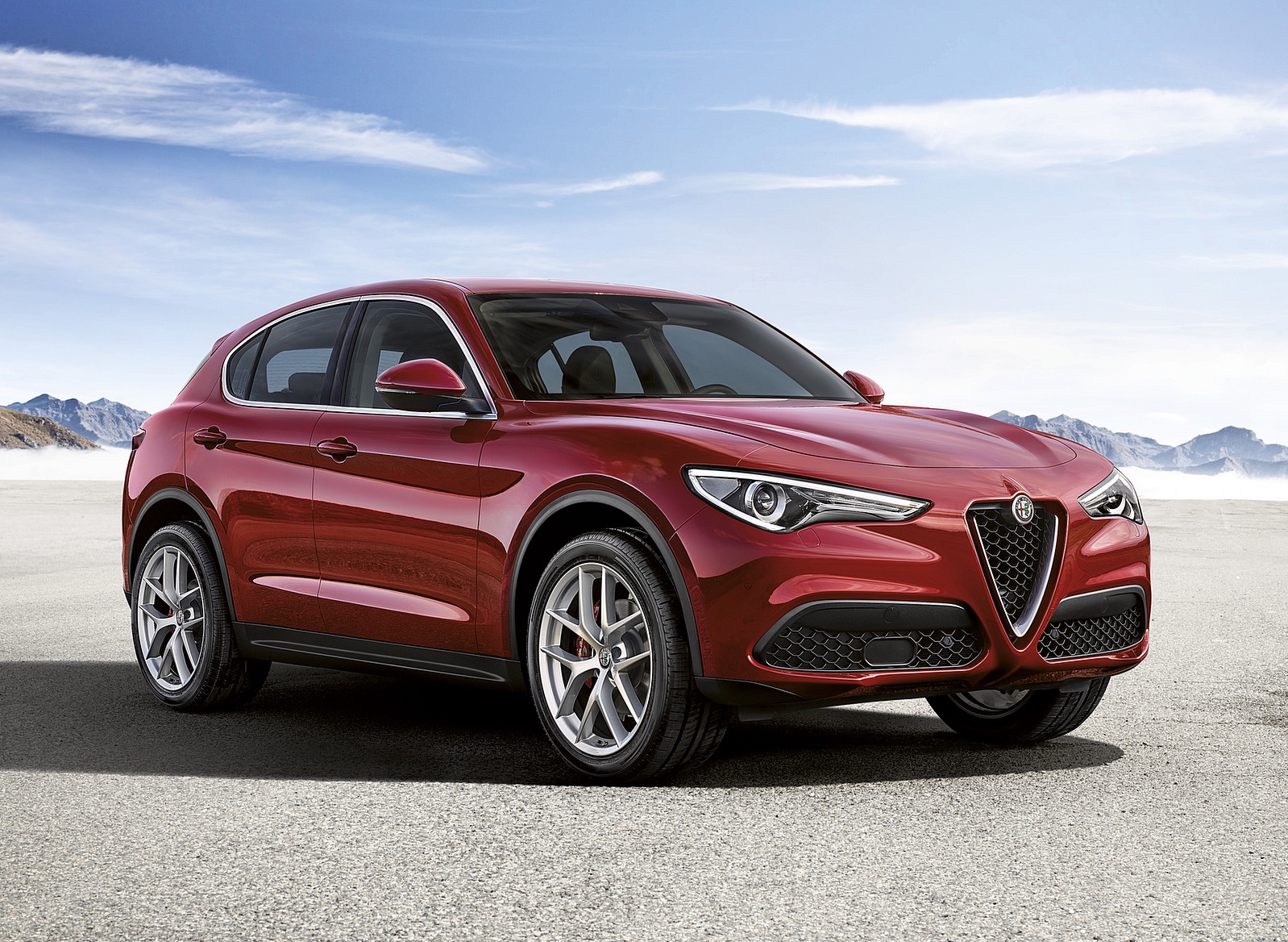 2018 Alfa Romeo Stelvio Front Three-Quarter Wallpapers #12 of 46