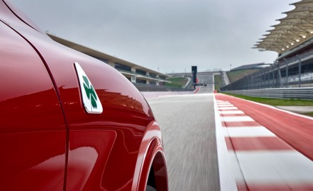 2018 Alfa Romeo Stelvio Quadrifoglio (Color: Rosso Competizione) Badge Wallpapers 450x275 (76)