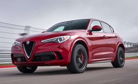2018 Alfa Romeo Stelvio Quadrifoglio (Color: Rosso Competizione) Front Three-Quarter Wallpapers 450x275 (55)