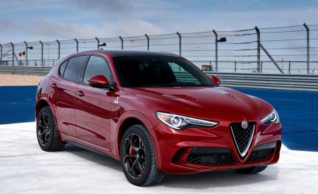 2018 Alfa Romeo Stelvio Quadrifoglio (Color: Rosso Competizione) Front Three Quarter Wallpapers 450x275 (51)
