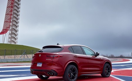 2018 Alfa Romeo Stelvio Quadrifoglio (Color: Rosso Competizione) Rear Three-Quarter Wallpapers 450x275 (69)