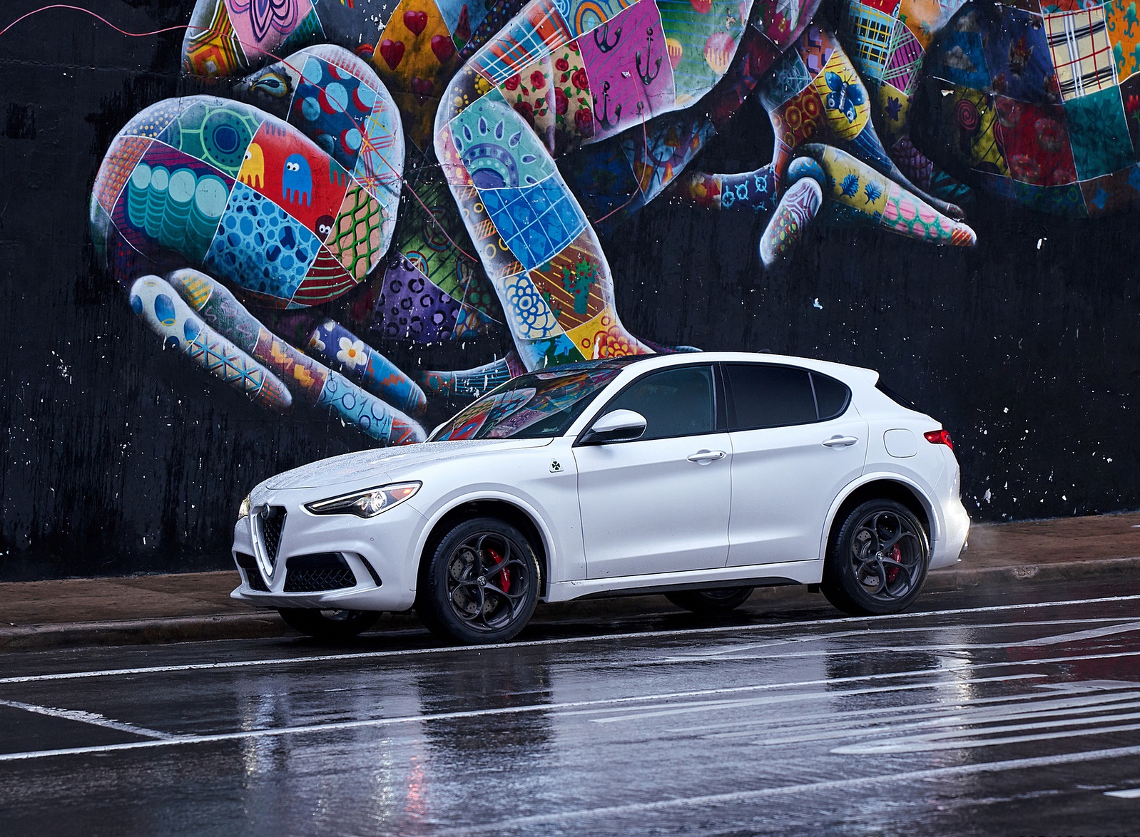 2018 Alfa Romeo Stelvio Quadrifoglio (Color: Trofeo White) Front Three-Quarter Wallpapers (12)