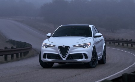 2018 Alfa Romeo Stelvio Quadrifoglio (Color: Trofeo White) Front Wallpapers 450x275 (17)