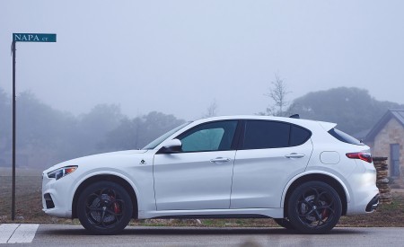 2018 Alfa Romeo Stelvio Quadrifoglio (Color: Trofeo White) Side Wallpapers 450x275 (20)