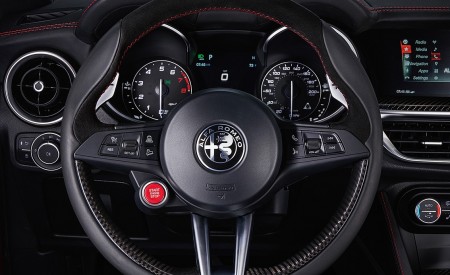 2018 Alfa Romeo Stelvio Quadrifoglio Interior Detail Wallpapers 450x275 (84)
