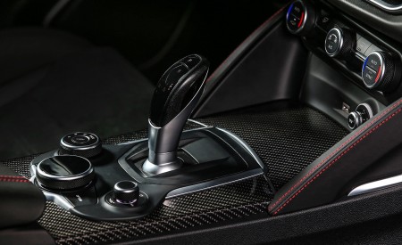 2018 Alfa Romeo Stelvio Quadrifoglio Interior Detail Wallpapers 450x275 (82)