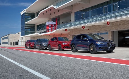 2018 Alfa Romeo Stelvio Quadrifoglio Wallpapers 450x275 (2)