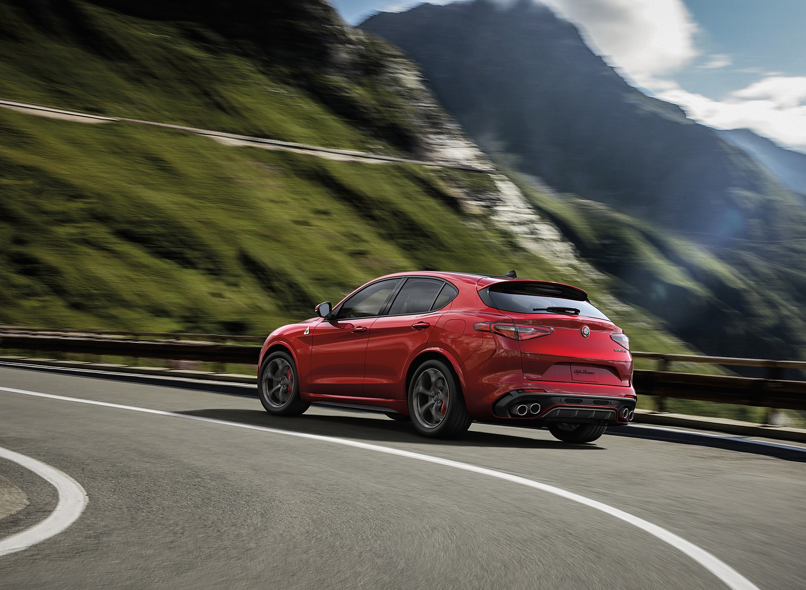 2018 Alfa Romeo Stelvio Rear Three-Quarter Wallpapers #8 of 46