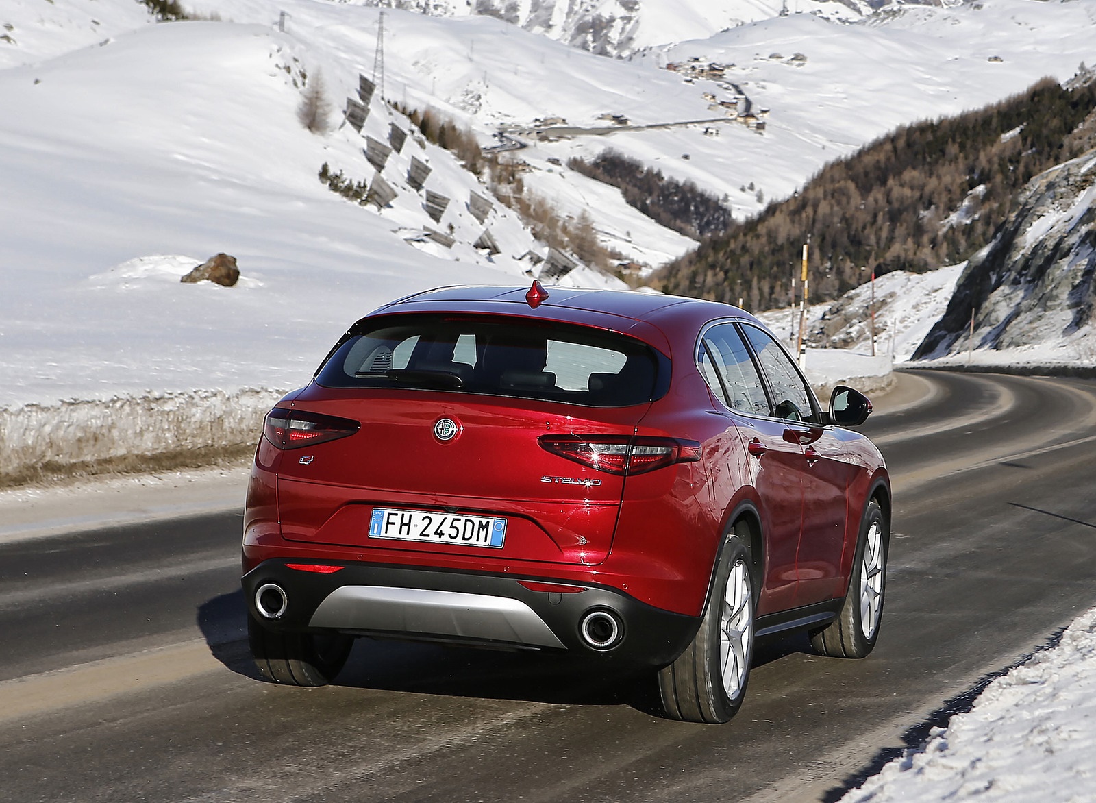 2018 Alfa Romeo Stelvio Rear Wallpapers #16 of 46