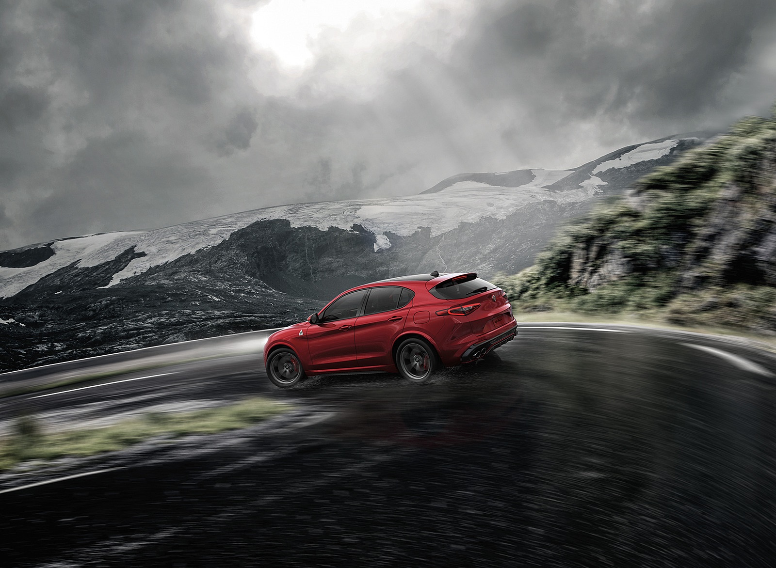 2018 Alfa Romeo Stelvio Side Wallpapers #6 of 46