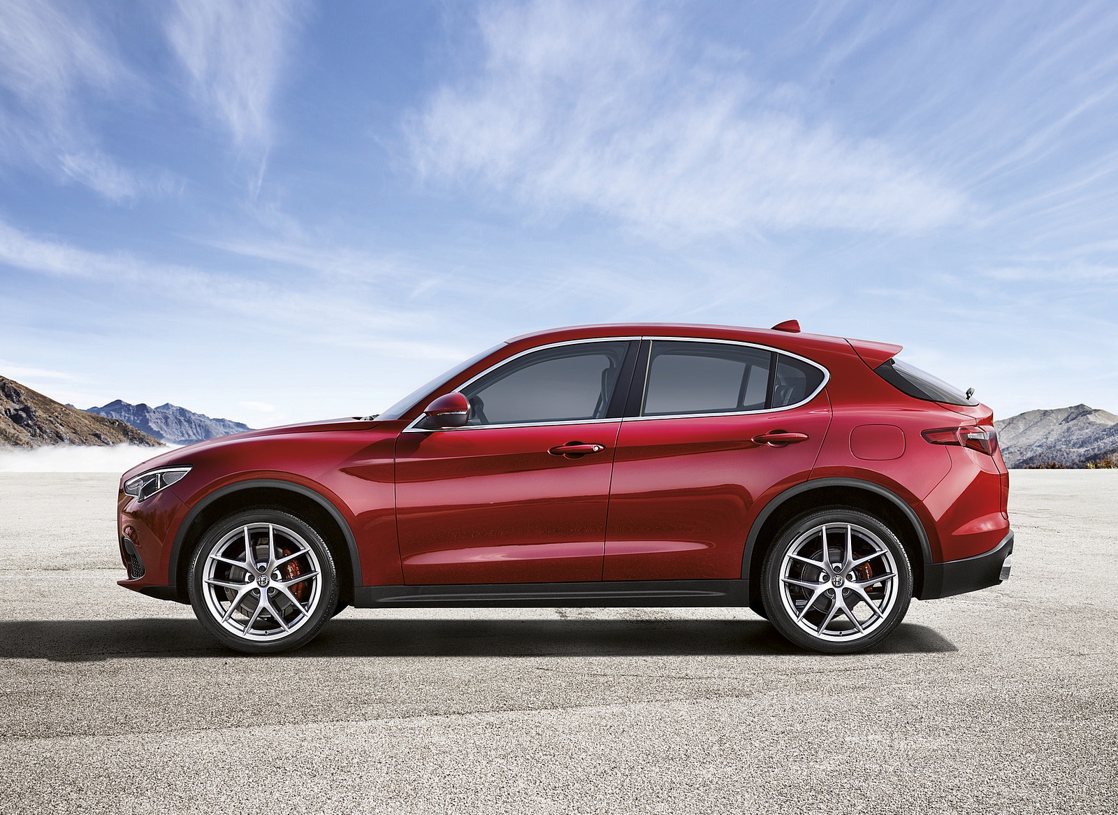 2018 Alfa Romeo Stelvio Side Wallpapers #15 of 46