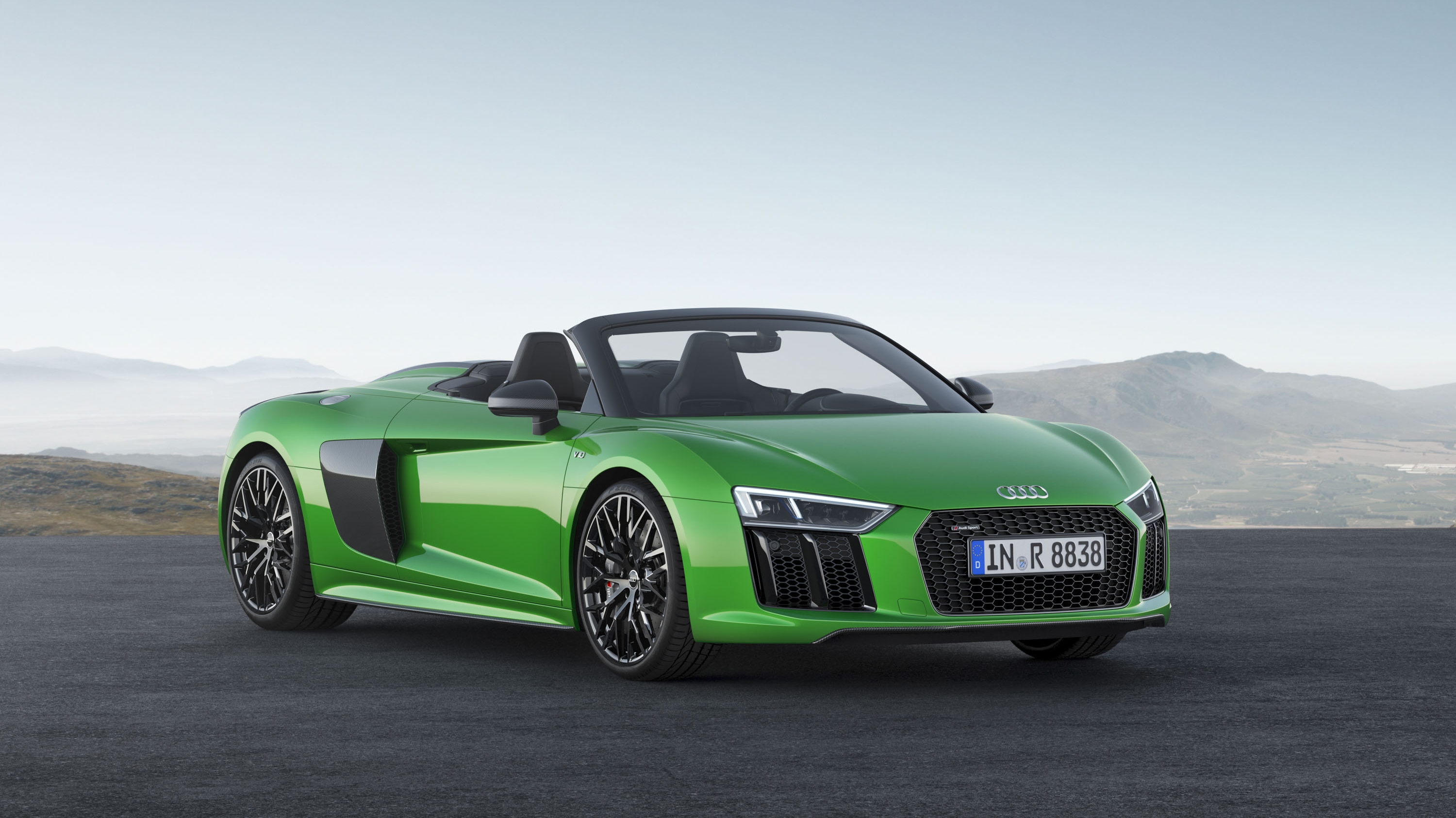 2018 Audi R8 Spyder V10 plus (Color: Micrommata Green) Front Three-Quarter Wallpapers (4)