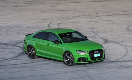 2018 Audi RS3 Sedan (Color: Viper Green) Front Three-Quarter Wallpapers 450x275 (52)