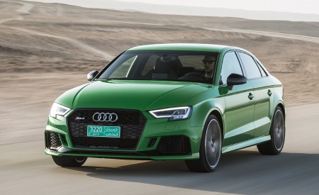 2018 Audi RS3 Sedan (Color: Viper Green) Front Three-Quarter Wallpapers 450x275 (48)