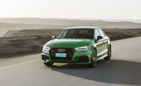 2018 Audi RS3 Sedan (Color: Viper Green) Front Wallpapers 450x275 (51)