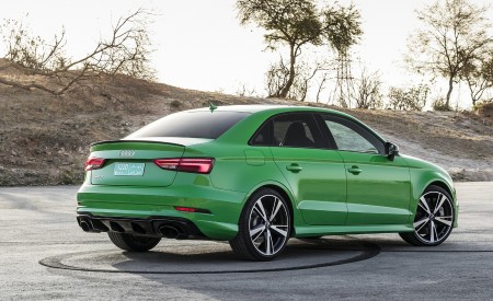 2018 Audi RS3 Sedan (Color: Viper Green) Rear Three-Quarter Wallpapers 450x275 (55)