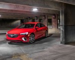 2018 Buick Regal GS Front Three-Quarter Wallpapers 150x120 (17)