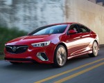 2018 Buick Regal GS Front Three-Quarter Wallpapers 150x120 (6)