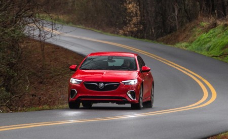 2018 Buick Regal GS Front Wallpapers 450x275 (4)