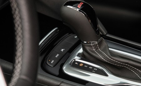 2018 Buick Regal GS Interior Detail Wallpapers 450x275 (29)