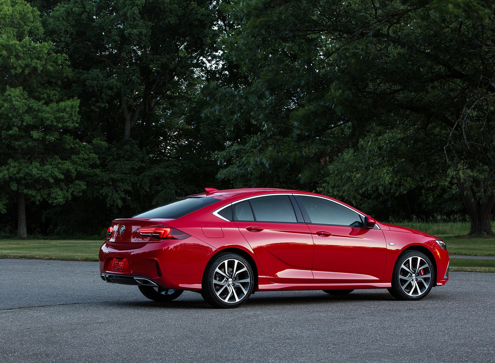 2018 Buick Regal GS Rear Three-Quarter Wallpapers (15)